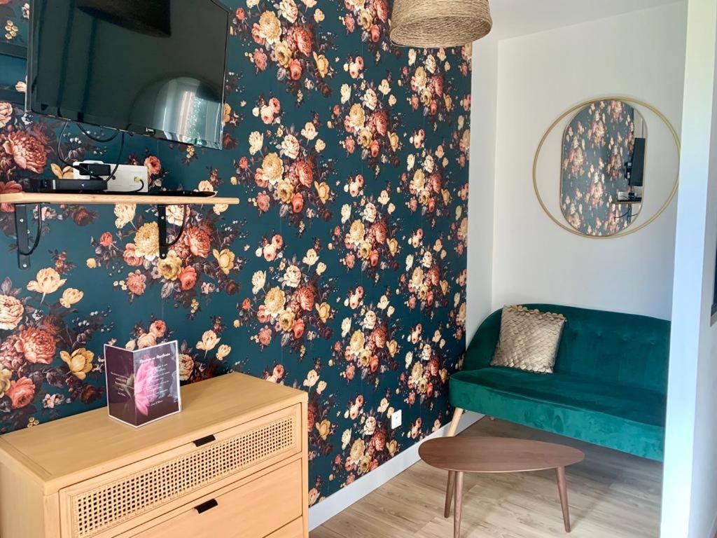 Le Rosegarden Studio Au Pied De La Gare De Рен Екстериор снимка